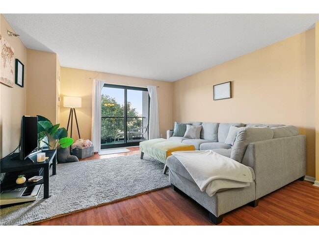 Photo - 401 S 1st St Unidad 213