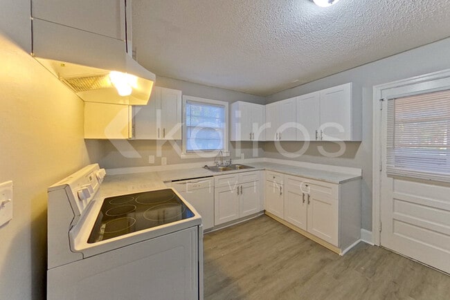 Photo - 2603 Putnam St