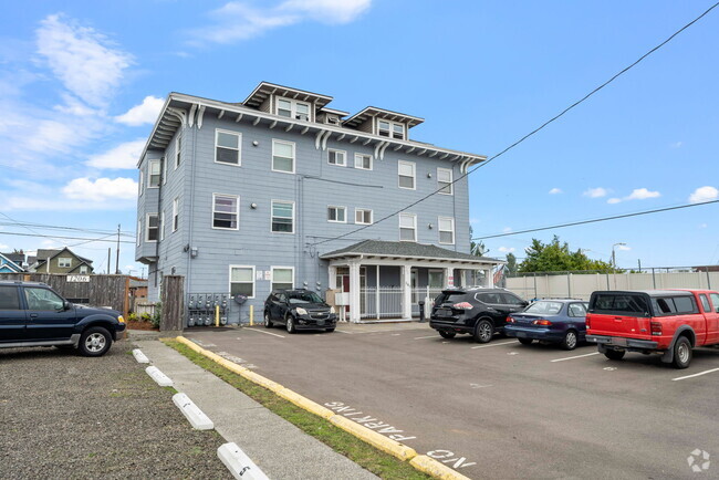 Building Photo - Kitsap Inn Rental