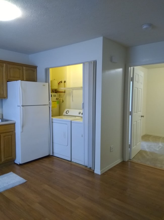 Photo - Glenwood Apartments