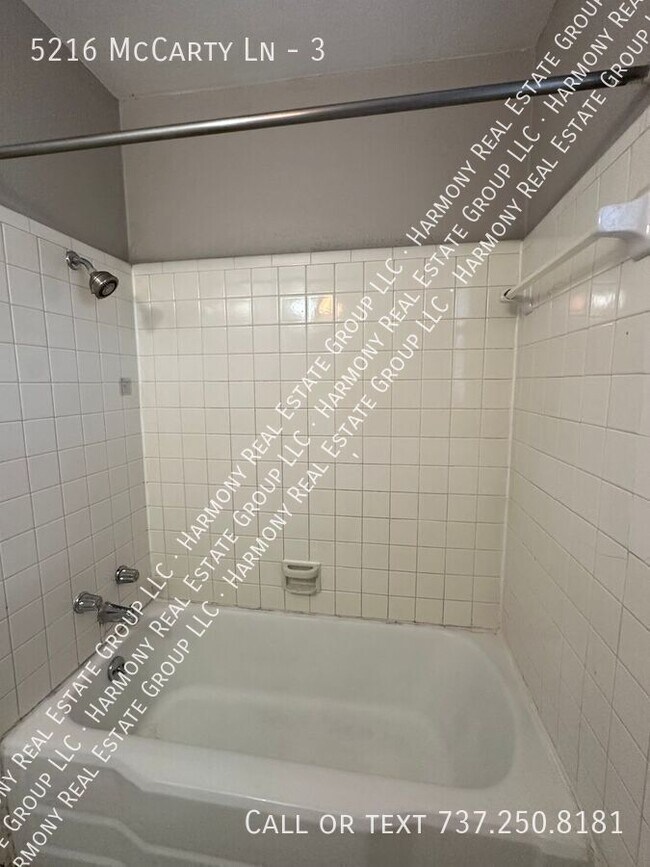 Photo - 5216 McCarty Ln Unidad 3