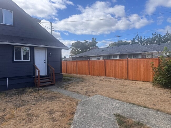 Photo - 824 G St