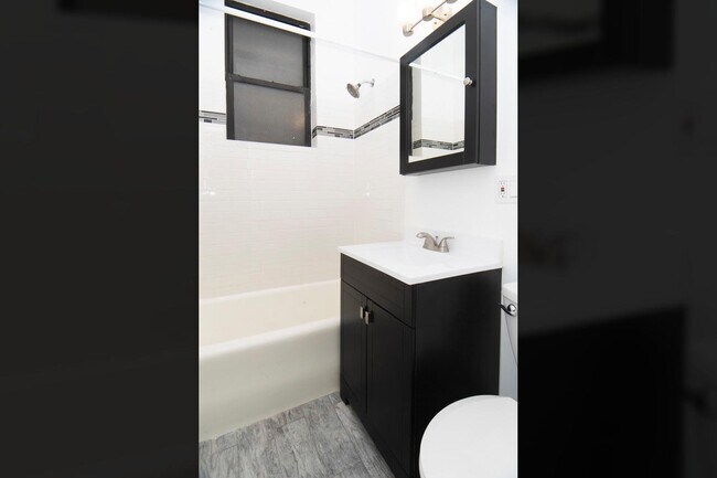 Photo - 3346 N Marshfield Ave Unidad 209