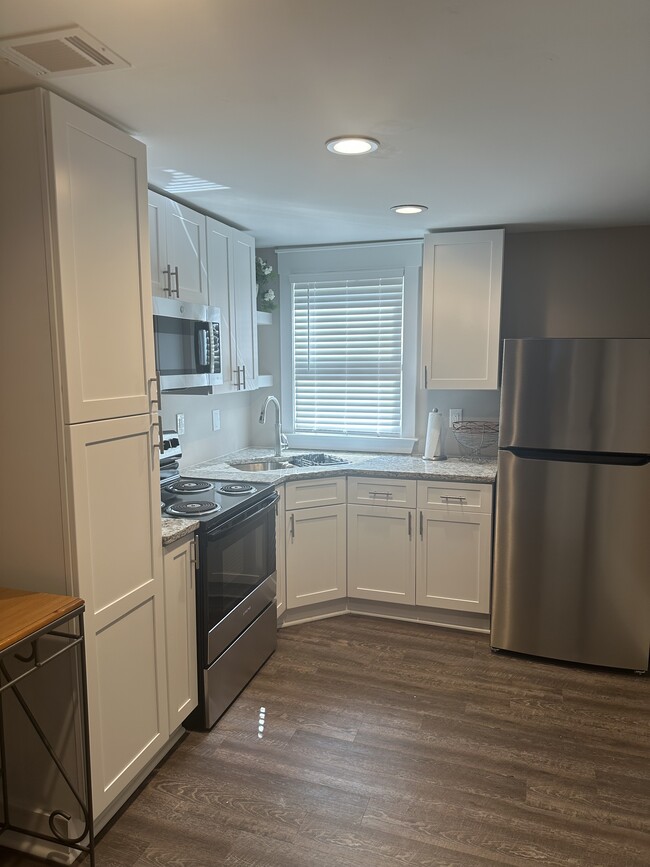 Building Photo - 464 Holly St NW Unit Wanda Barlow