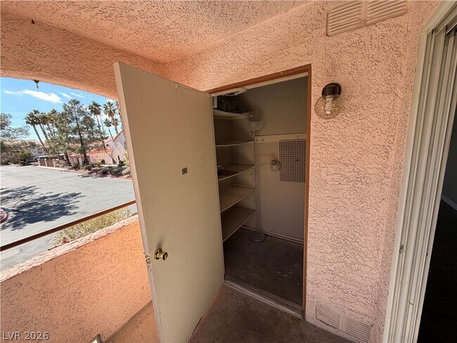 Building Photo - 7570 W Flamingo Rd Unit 231