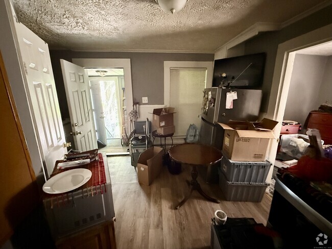 Building Photo - 215 Park St Rental