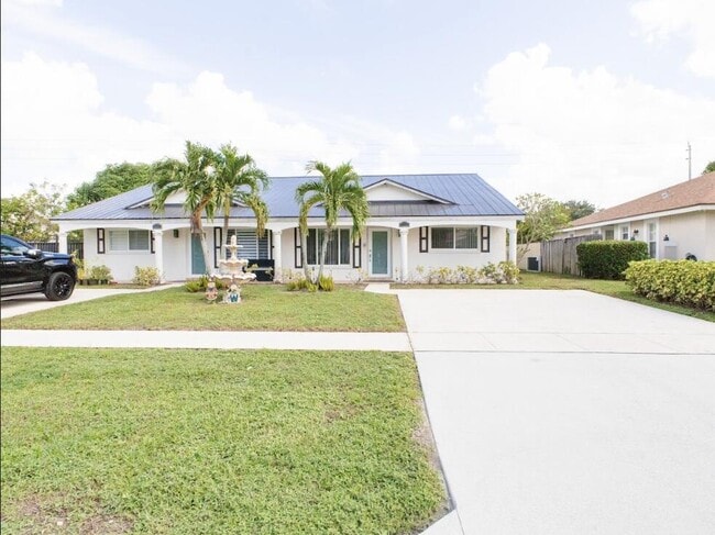 Photo - 1322 Riverside Cir