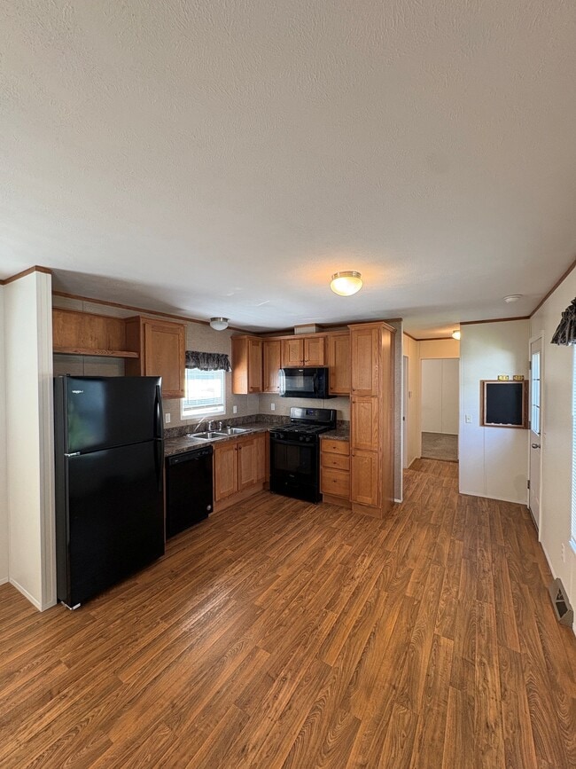 Building Photo - 45 Mantua Grove Rd Unit R-21