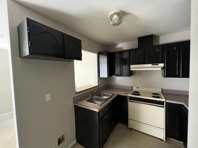 Photo - 2906 Flores Ave Unit 4