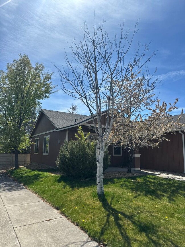 Photo - Cozy 3 Bedroom Home in SW Bend!