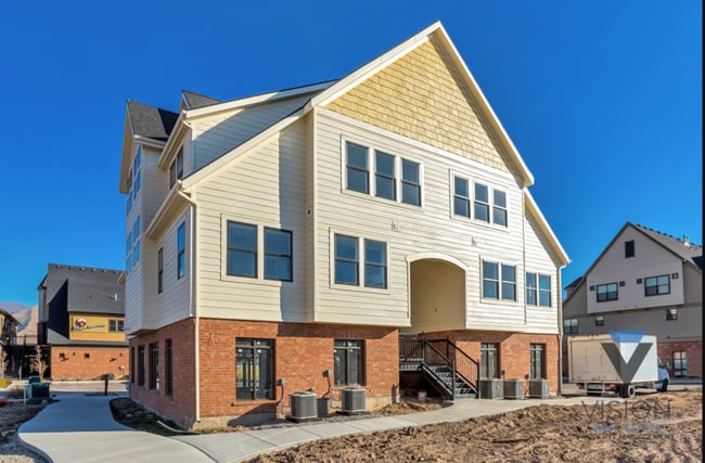 Building Photo - 726 S 1600 W Unit 203