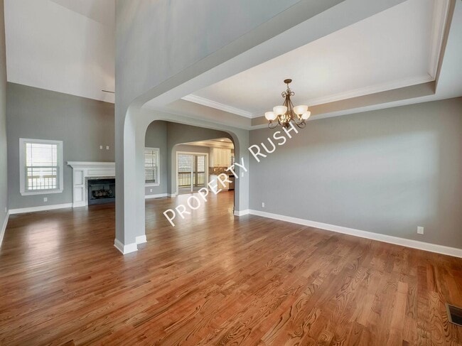 7962 Burgundy Cir