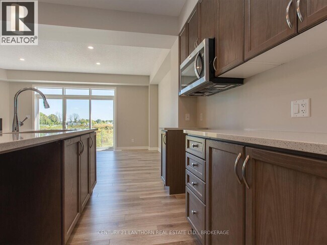 Photo - 314 Holden St