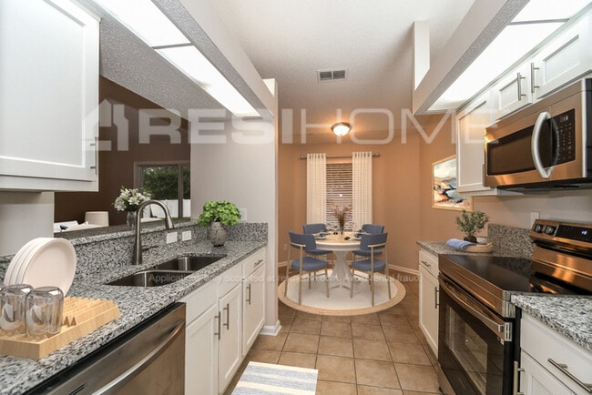 Photo - 11810 Cherry Bark Dr W