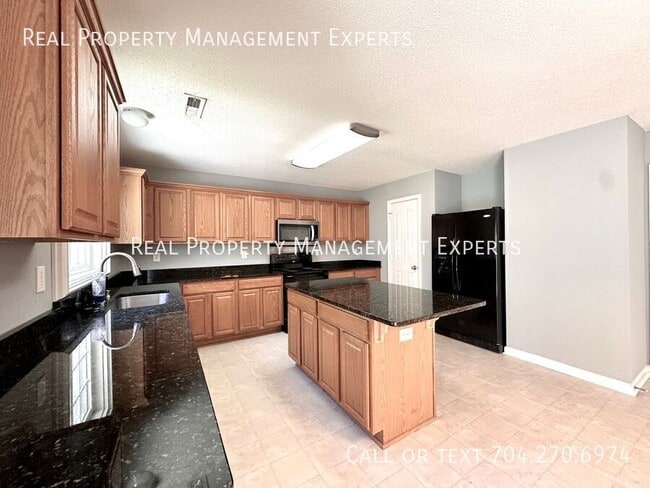 Photo - 10834 Glenluce Ave