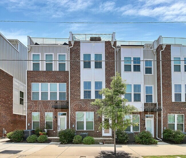 Building Photo - 256 Parkwood Ave Rental