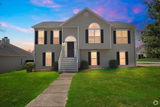 Building Photo - Spacious 4BR House in Phenix City