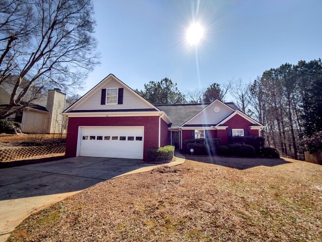 Building Photo - Beautiful Home with Fenced Backyard Near UGA Vet School