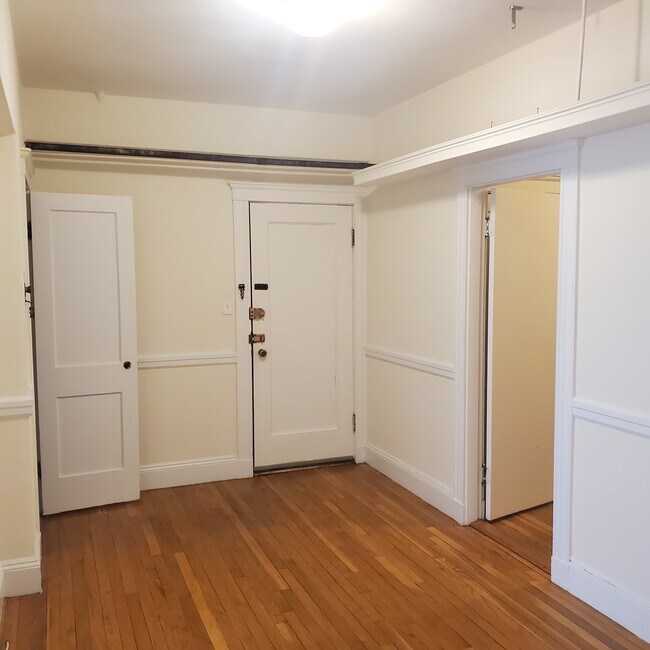 Photo - 7 Lothian Rd Unit 1