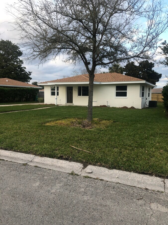 Photo - 825 14th Ave N