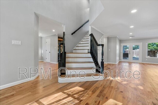 Photo - 3109 Lynbrook Dr