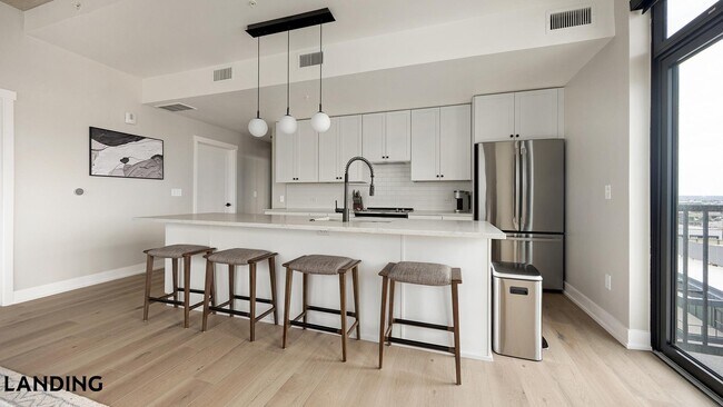 1740 36th St Unit 905