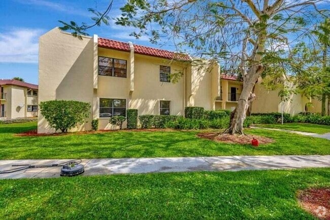 Building Photo - 2050 Oleander Blvd Unit 2106 Rental
