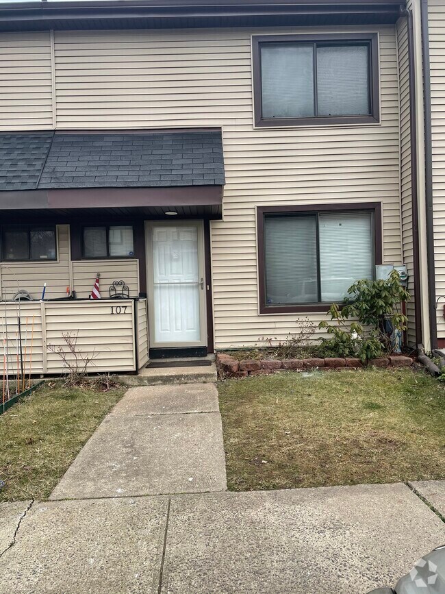 Building Photo - 107 Arrowood Ct Rental