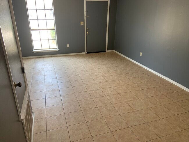 Photo - 920 Chippewah Dr