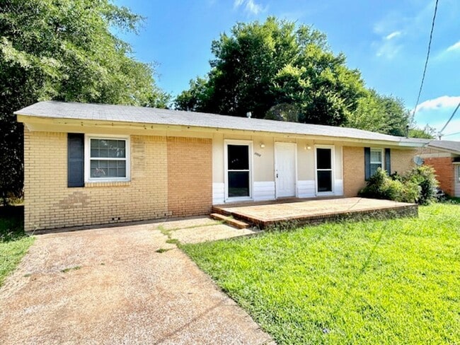 Photo - 3004 Belafonte Ave NW