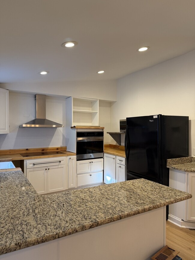 Photo - 19169 Dowden Cir