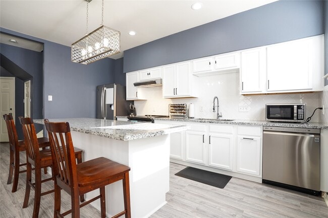 Photo - 6419 Waldron Dr