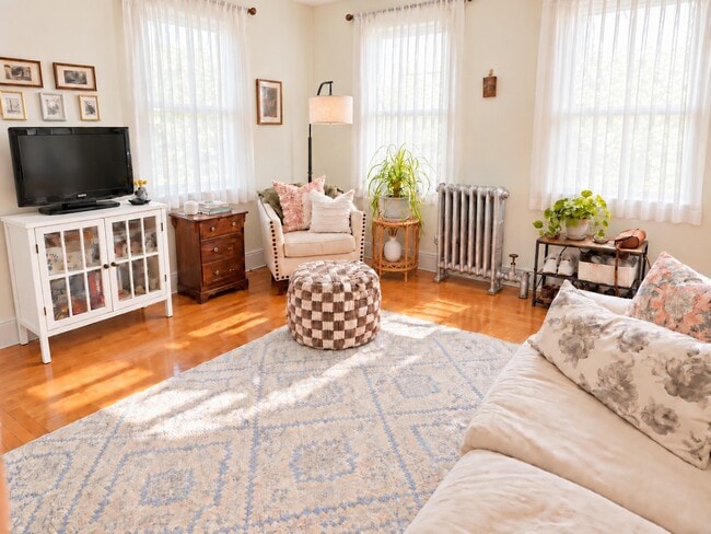 62 Dean St Unit 4