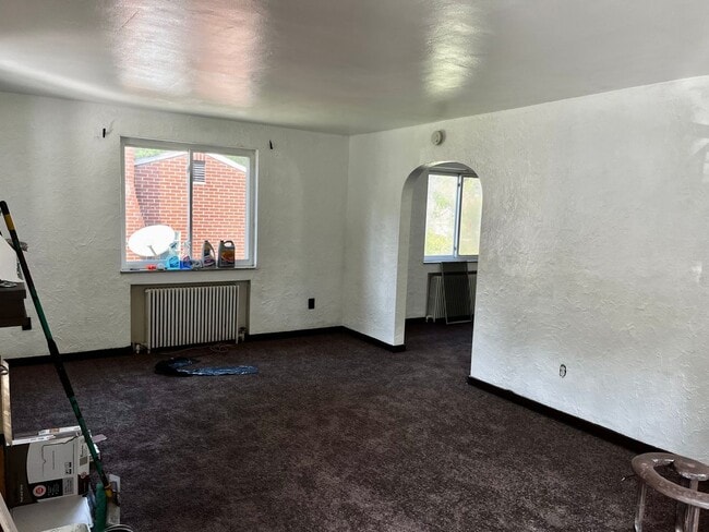 Photo - 2156 Sampson St