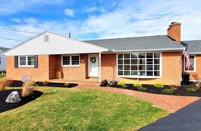 Building Photo - 3351 Kearneysville Pike