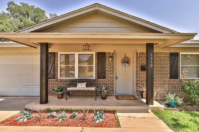 Photo - Sharp 3 Bedroom in LISD