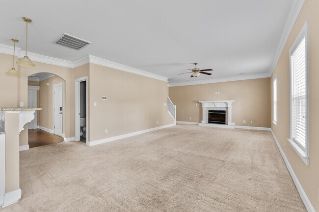 Photo - 261 Crown Heights Way
