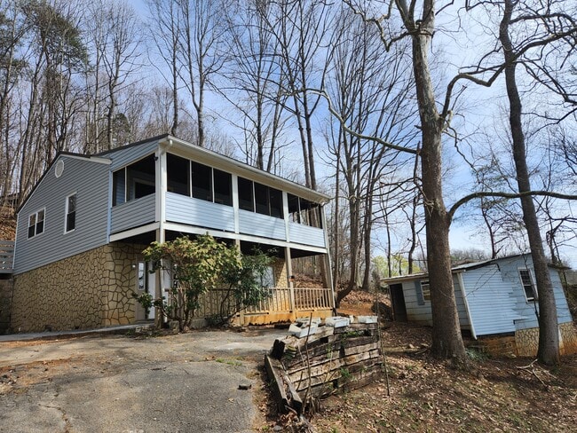 Building Photo - 2119 US-421