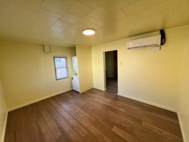 Photo - <B>Central Sparks 2 Bedroom Duplex<br><br> Unidad 1733.5 D Street  #A Sparks, NV 89431