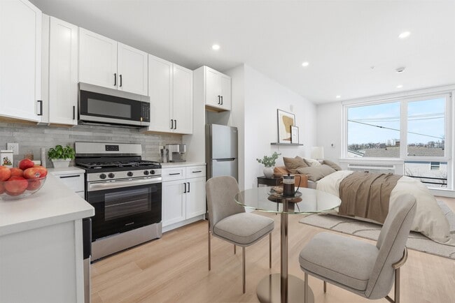 Building Photo - 337 Johnston Ave Unit 305