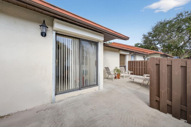 Building Photo - 4934 Sable Pine Cir Unit B