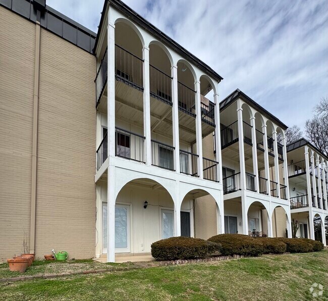 Building Photo - 5709 Lyons View Pike Unit 4103 Rental