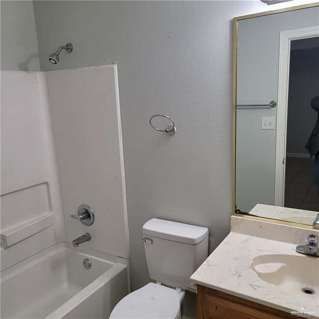 2321 W Candlelight Ln Unit 4
