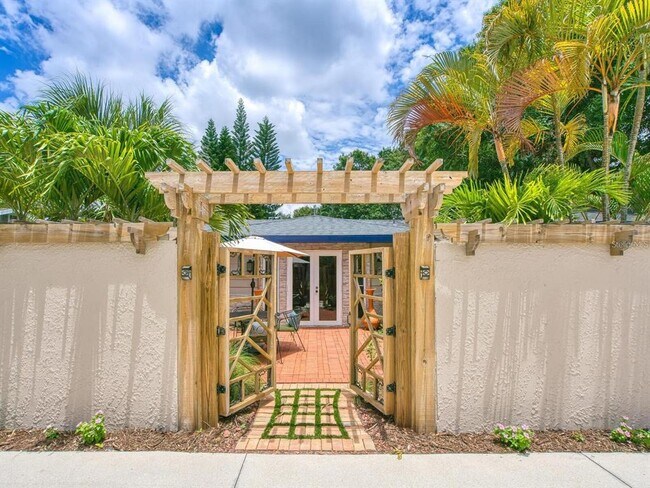 Photo - 1127 S Osprey Ave