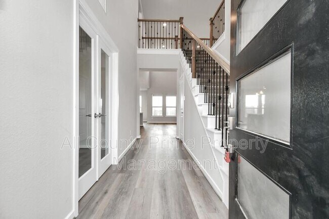 Photo - 1218 Raburn Run Ln