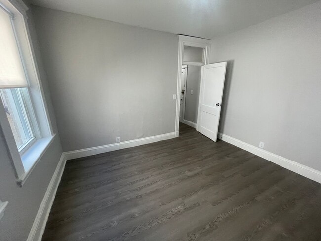 Photo - BRAND NEW STUDIO, Just finished . heat Hw inc no fee Students ok NEW KIT, BATH, FLOORS , PAINT