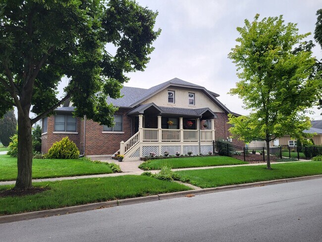 Photo - 345 N Addison Ave Unit 2