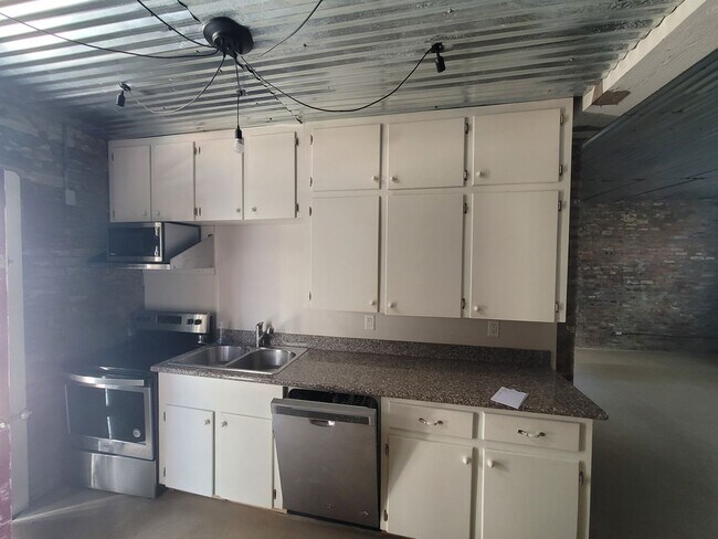 Photo - 1407 Broadway Avenue J Unit 1407 Broadway R#2