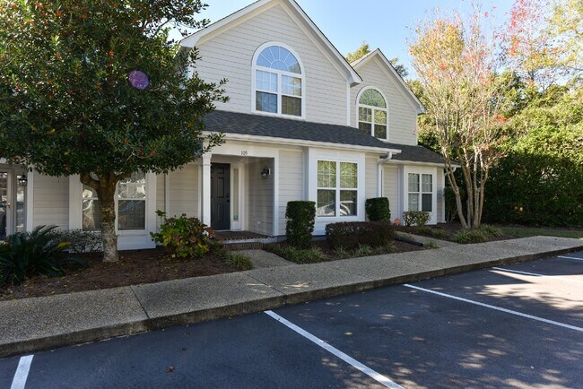 "Charming 2-Bed, 2-Bath Townhouse Retreat ... - "Charming 2-Bed, 2-Bath Townhouse Retreat ...