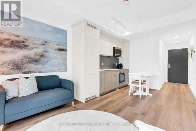863 St Clair Ave W Unit 212